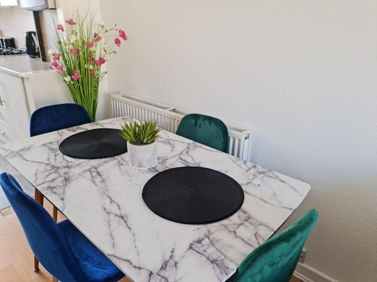 Immaculate 3-Bedrooms Dundee Apartment Exteriör bild